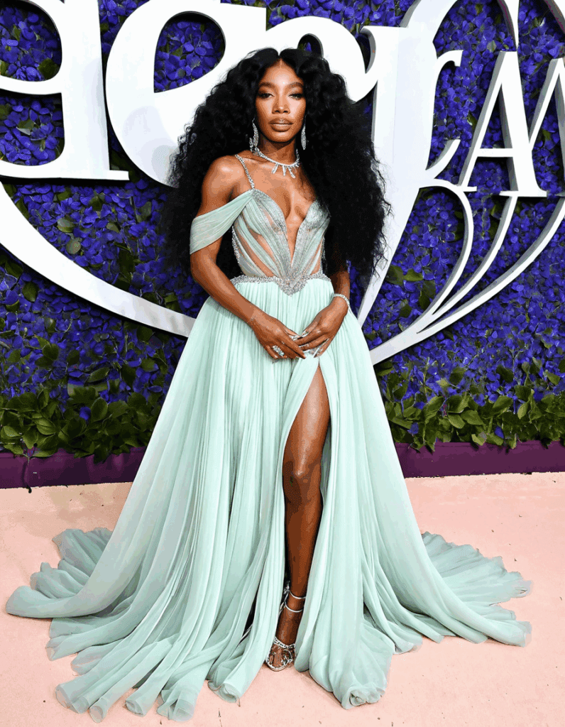 how old is sza
