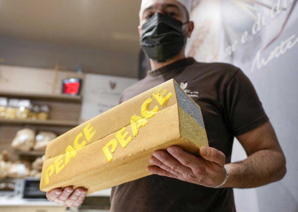 Italy baker makes peace bread, sweets to help Ukraine refugees