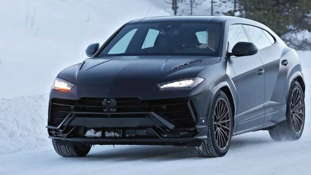 Lamborghini Urus Evo In Snow Spy Shots