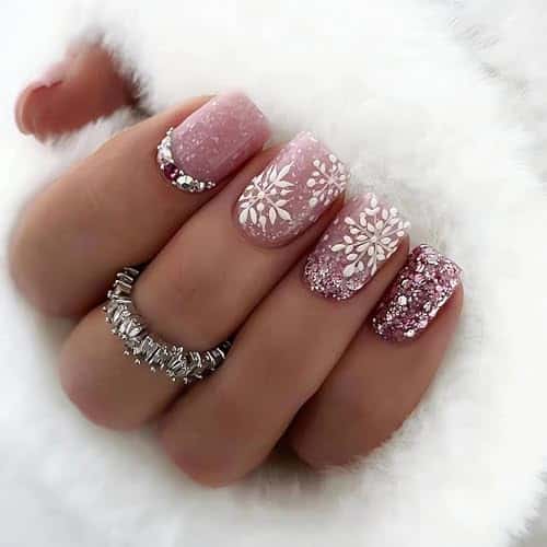 Snowflake Press on Nails Short with Glitters, LPOODDNU Christmas Fake Nails Winter Snowflakes Glue on Nails Glossy Pink False Nails Short Square Winter Christmas Stick on Nails for Women, pcs